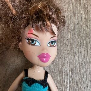 2001 Bratz doll with outfit and shoes